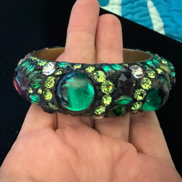 1982 Green Rhinestone Maximalist Bangle - Picture 2 of 7
